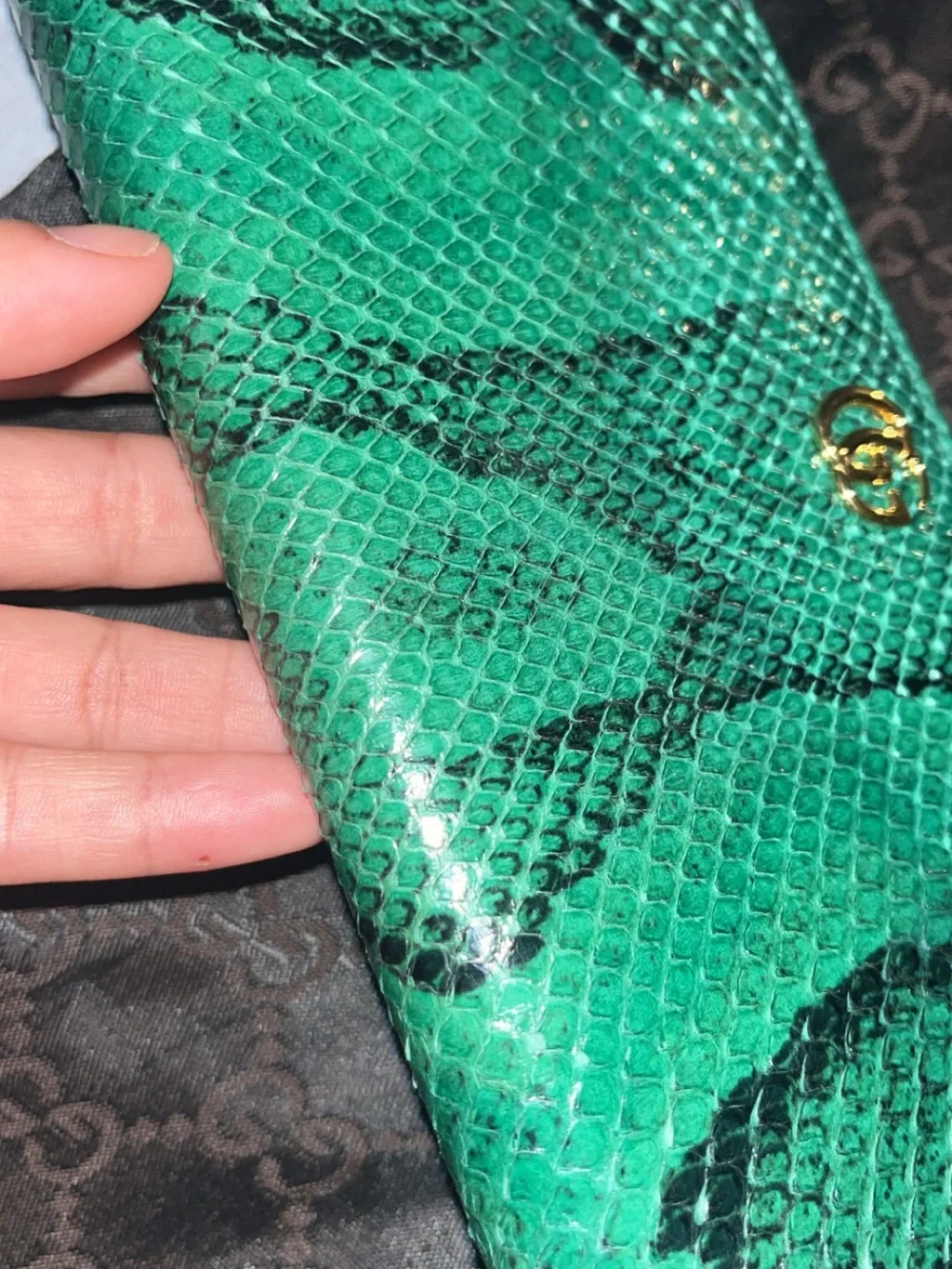 Gucci Emerald Green Python Zip Wallet with Gold Double G - Picture 16 of 16